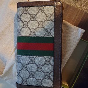 Gucci wallet